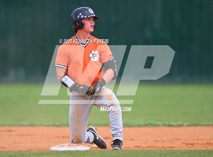 Thumbnail 2 in Berwick vs. Pine Prairie (LHSAA Division III Non-Select Regional) photogallery.