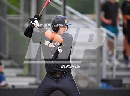 Thumbnail 2 in Berwick vs. Pine Prairie (LHSAA Division III Non-Select Regional) photogallery.