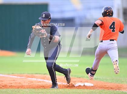 Thumbnail 3 in Berwick vs. Pine Prairie (LHSAA Division III Non-Select Regional) photogallery.