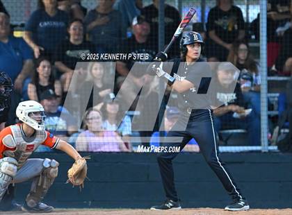 Thumbnail 3 in Berwick vs. Pine Prairie (LHSAA Division III Non-Select Regional) photogallery.