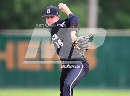 Thumbnail 1 in Berwick vs. Pine Prairie (LHSAA Division III Non-Select Regional) photogallery.