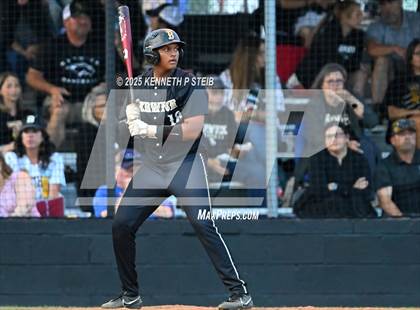 Thumbnail 3 in Berwick vs. Pine Prairie (LHSAA Division III Non-Select Regional) photogallery.