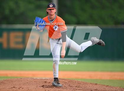 Thumbnail 2 in Berwick vs. Pine Prairie (LHSAA Division III Non-Select Regional) photogallery.
