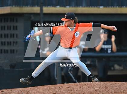 Thumbnail 1 in Berwick vs. Pine Prairie (LHSAA Division III Non-Select Regional) photogallery.