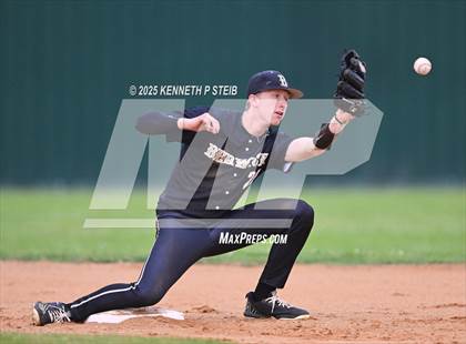 Thumbnail 2 in Berwick vs. Pine Prairie (LHSAA Division III Non-Select Regional) photogallery.