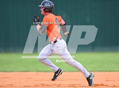 Thumbnail 1 in Berwick vs. Pine Prairie (LHSAA Division III Non-Select Regional) photogallery.