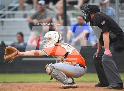 Thumbnail 1 in Berwick vs. Pine Prairie (LHSAA Division III Non-Select Regional) photogallery.