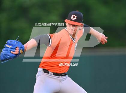 Thumbnail 3 in Berwick vs. Pine Prairie (LHSAA Division III Non-Select Regional) photogallery.