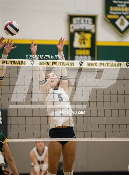 Thumbnail 3 in Wilsonville @ Putnam photogallery.