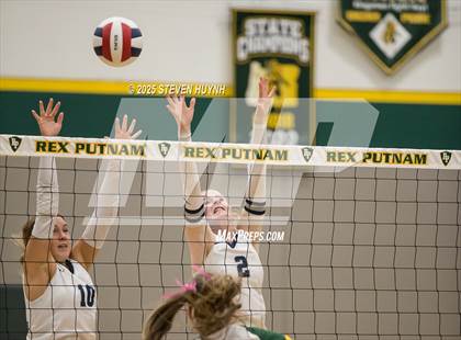Thumbnail 1 in Wilsonville @ Putnam photogallery.