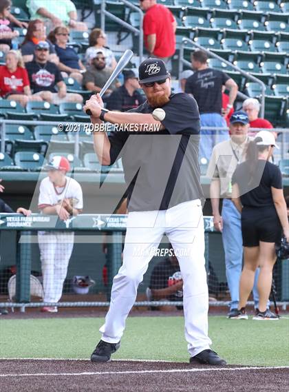 Thumbnail 3 in Pleasant Grove vs. Rusk (UIL 4A Final) photogallery.
