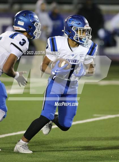 Thumbnail 3 in Conway vs. Fayetteville (AAA 7A Semifinal) photogallery.