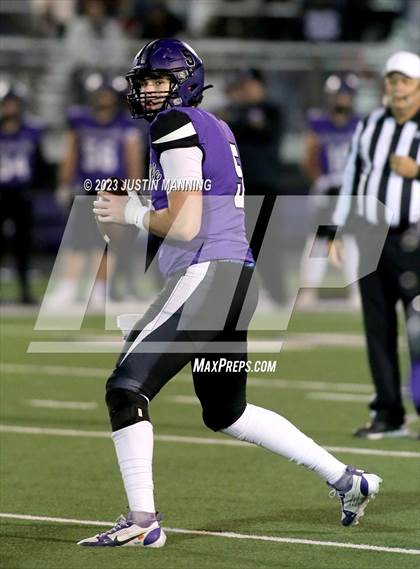 Thumbnail 3 in Conway vs. Fayetteville (AAA 7A Semifinal) photogallery.