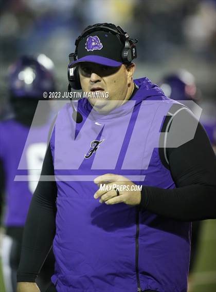Thumbnail 3 in Conway vs. Fayetteville (AAA 7A Semifinal) photogallery.