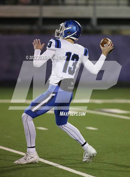 Thumbnail 3 in Conway vs. Fayetteville (AAA 7A Semifinal) photogallery.