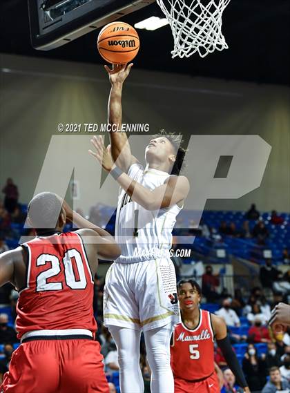 Thumbnail 1 in Jonesboro vs. Maumelle (AAA 5A Final) photogallery.