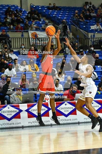 Thumbnail 1 in Jonesboro vs. Maumelle (AAA 5A Final) photogallery.