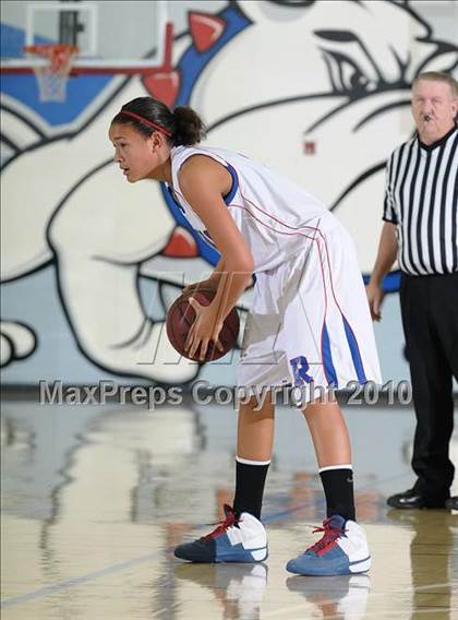 Thumbnail 2 in Galt vs. Reno (Lady Bulldogs Winter Classic) photogallery.