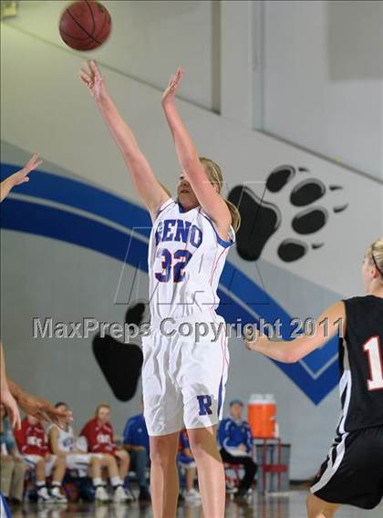 Thumbnail 2 in Galt vs. Reno (Lady Bulldogs Winter Classic) photogallery.