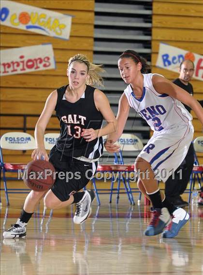 Thumbnail 3 in Galt vs. Reno (Lady Bulldogs Winter Classic) photogallery.
