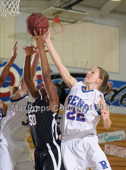 Thumbnail 2 in Galt vs. Reno (Lady Bulldogs Winter Classic) photogallery.