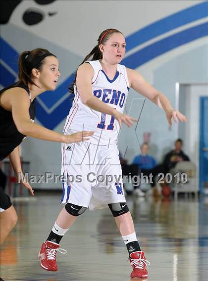 Thumbnail 2 in Galt vs. Reno (Lady Bulldogs Winter Classic) photogallery.