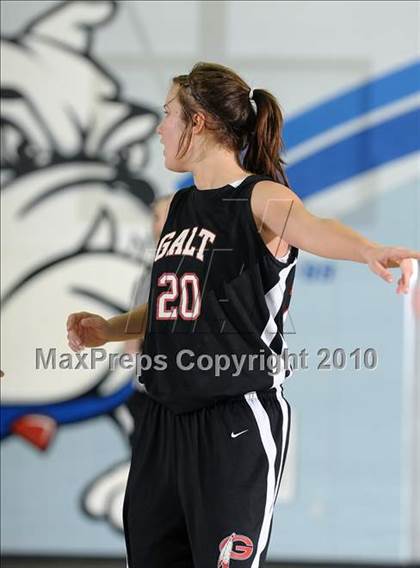 Thumbnail 3 in Galt vs. Reno (Lady Bulldogs Winter Classic) photogallery.