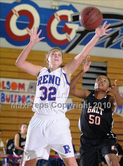 Thumbnail 1 in Galt vs. Reno (Lady Bulldogs Winter Classic) photogallery.