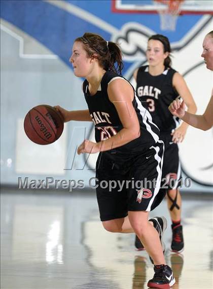Thumbnail 3 in Galt vs. Reno (Lady Bulldogs Winter Classic) photogallery.