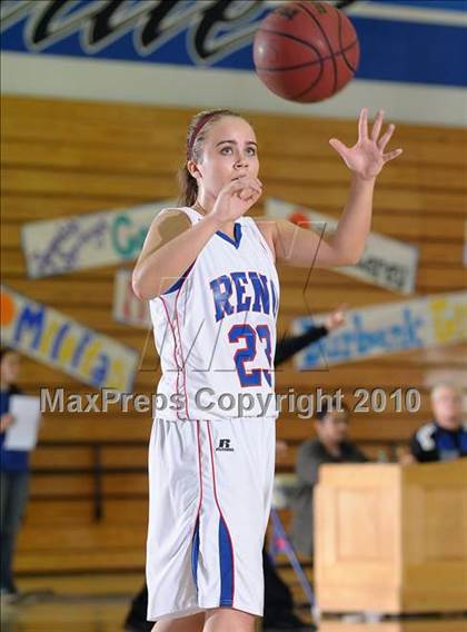 Thumbnail 2 in Galt vs. Reno (Lady Bulldogs Winter Classic) photogallery.