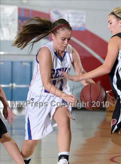 Thumbnail 3 in Galt vs. Reno (Lady Bulldogs Winter Classic) photogallery.