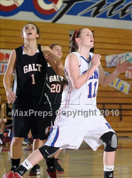 Thumbnail 3 in Galt vs. Reno (Lady Bulldogs Winter Classic) photogallery.
