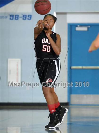 Thumbnail 3 in Galt vs. Reno (Lady Bulldogs Winter Classic) photogallery.