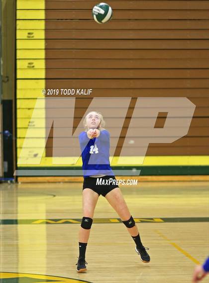 Thumbnail 1 in Bacon Academy @ New London (ECC Quarterfinal) photogallery.