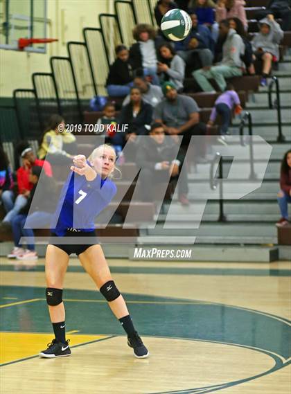 Thumbnail 2 in Bacon Academy @ New London (ECC Quarterfinal) photogallery.