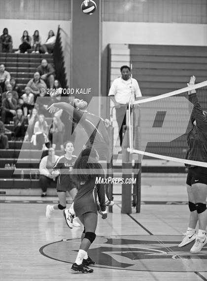 Thumbnail 1 in Bacon Academy @ New London (ECC Quarterfinal) photogallery.