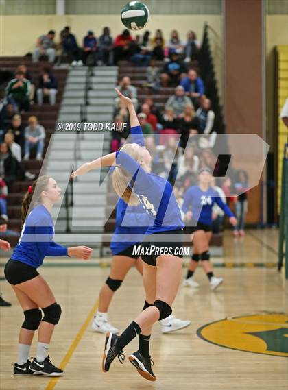 Thumbnail 3 in Bacon Academy @ New London (ECC Quarterfinal) photogallery.