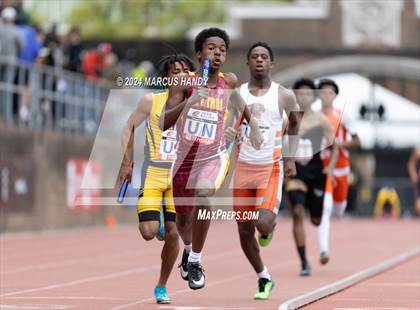 Thumbnail 3 in Penn Relays (4 X 400 Meter) photogallery.
