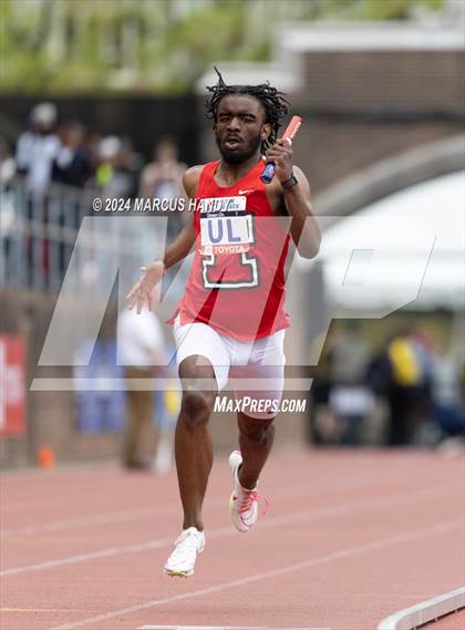 Thumbnail 2 in Penn Relays (4 X 400 Meter) photogallery.