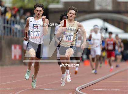 Thumbnail 2 in Penn Relays (4 X 400 Meter) photogallery.