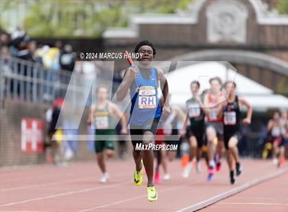 Thumbnail 2 in Penn Relays (4 X 400 Meter) photogallery.