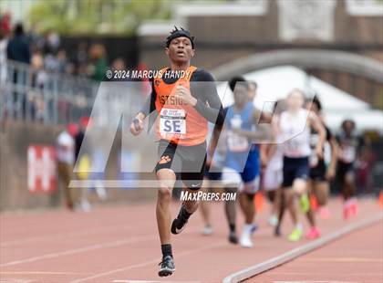 Thumbnail 2 in Penn Relays (4 X 400 Meter) photogallery.