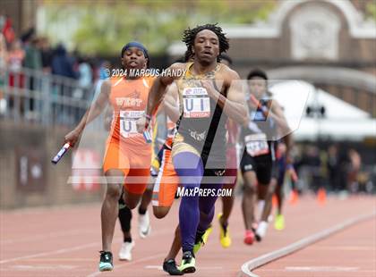 Thumbnail 3 in Penn Relays (4 X 400 Meter) photogallery.