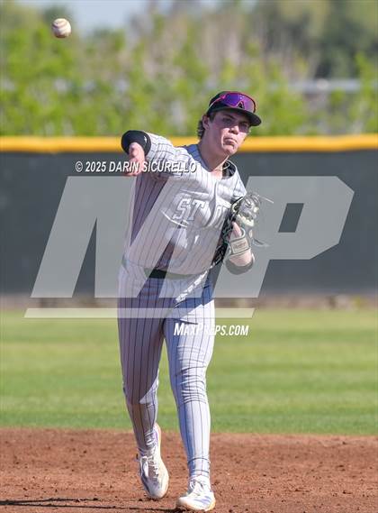 Thumbnail 1 in Santa Barbara vs. Summit (Coach Bob Invitational) photogallery.