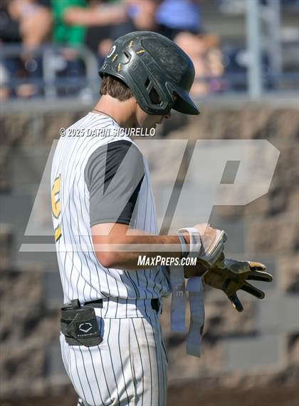Thumbnail 1 in Santa Barbara vs. Summit (Coach Bob Invitational) photogallery.