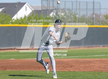 Thumbnail 2 in Santa Barbara vs. Summit (Coach Bob Invitational) photogallery.