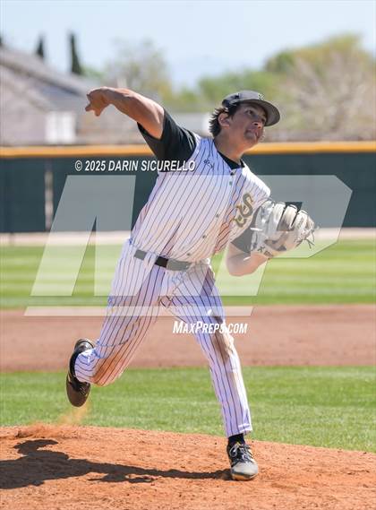Thumbnail 1 in Santa Barbara vs. Summit (Coach Bob Invitational) photogallery.
