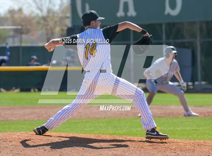 Thumbnail 3 in Santa Barbara vs. Summit (Coach Bob Invitational) photogallery.