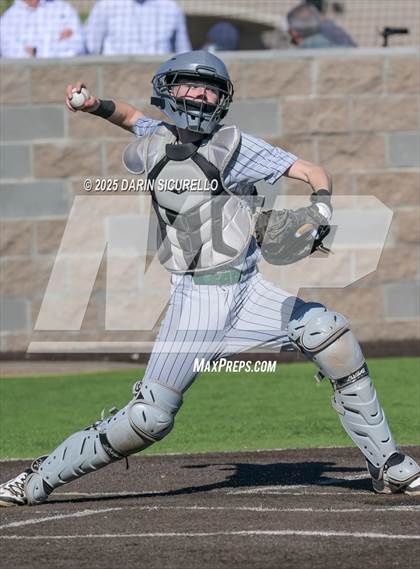 Thumbnail 2 in Santa Barbara vs. Summit (Coach Bob Invitational) photogallery.