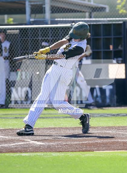 Thumbnail 2 in Santa Barbara vs. Summit (Coach Bob Invitational) photogallery.